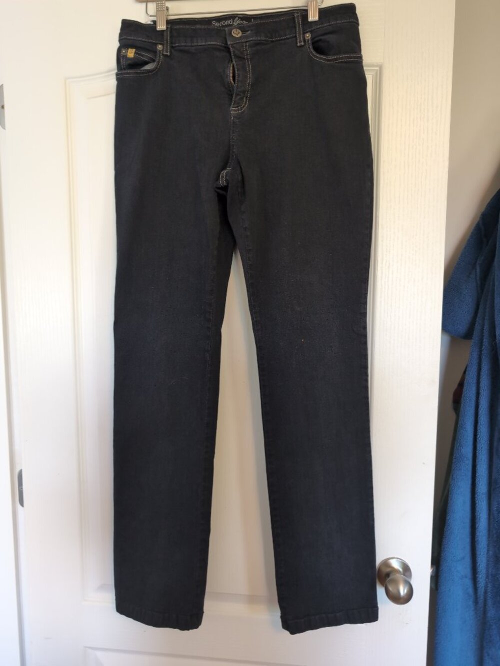 Mid-rise dark rinse straight leg jeans